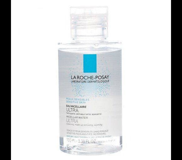 A água micelar da La Roche Posay, a Solução Micelar Ultra, limpa a pele, demaquila, suaviza e também tem calmante e antioxidante
