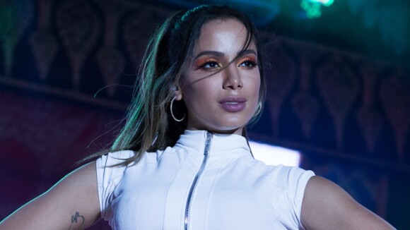 Jurada no 'La Voz', Anitta compra apartamento no México: 'Fico lá 15 a 20 dias'