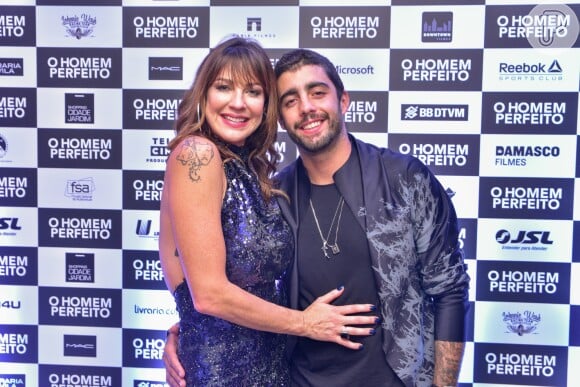 Luana Piovani e o marido, Pedro Scooby, na pré-estreia do filme 'O Homem Perfeito' no shopping Cidade Jardim, em São Paulo, nesta terça-feira, 18 de setembro de 2018