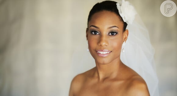 Maquiagem para casamento: make clean é trend entre as noivas e maquiadora dá dicas