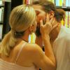 Letícia Spiller foi prestigiada pelo namorado, Pablo Vares, ao lançar o livro 'Mais de Mim'