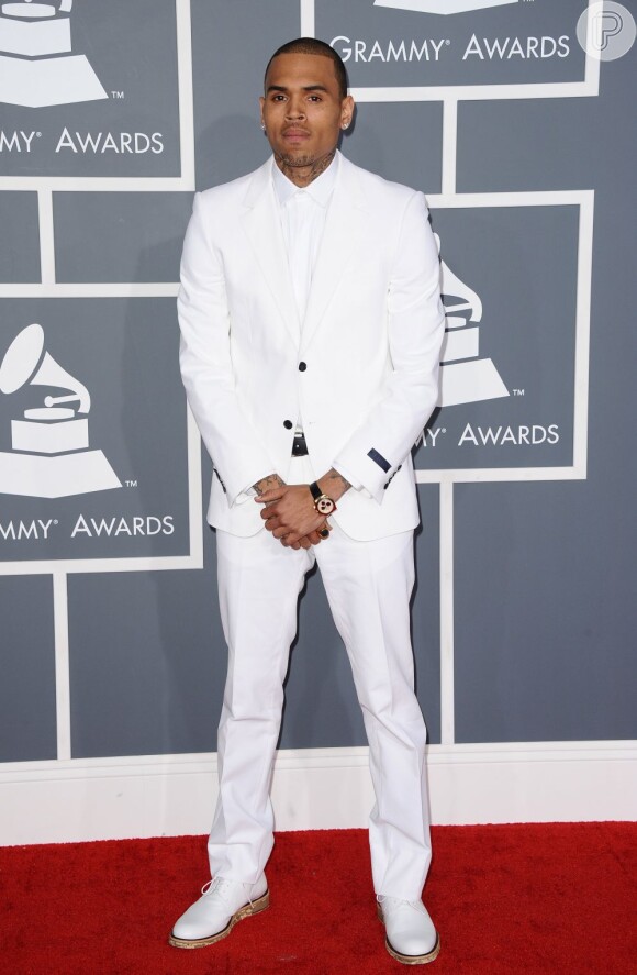 Chris Brown foi prestigiar a namorara e perdeu um Grammy para Frank Ocean, com quem brigou recentemente