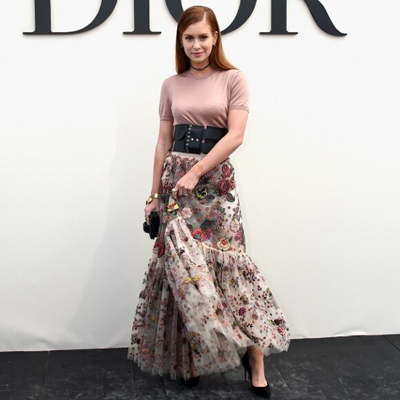 Marina Ruy Barbosa apostou em look com toque de transparência e saia de tule bordada em flores