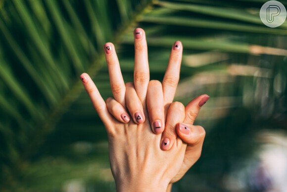 Veja como deixar as unhas mais fortes com a ajuda de uma dermatologista