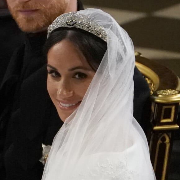 Meghan Markle usou vestido de noiva assinado pela diretora artística da Givenchy