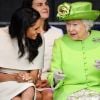 Meghan Markle usou Givenchy durante sua primeira viagem com a rainha Elizabeth II