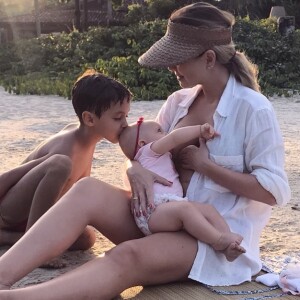 Eliana se declarou para filha, Manuela, em aniversário de 1 ano