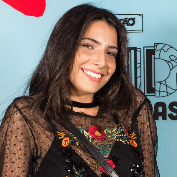 Pérola (Rayssa Bratillieri) é chamada para o clipe de Jade (Yara Charry), no capítulo de quarta-feira, 10 de outubro de 2018 da novela 'Malhação: Vidas Brasileiras'