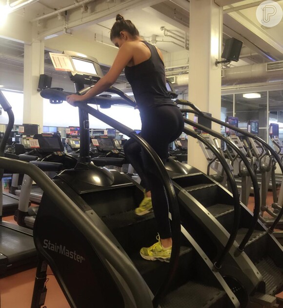 Paula Fernandes é adpeta de atividades físicas para manter a boa forma