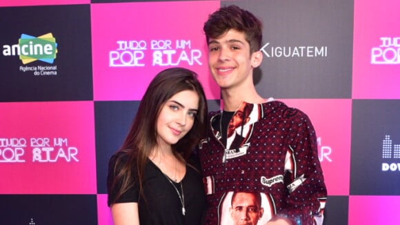 João Guilherme leva namorada, Jade Picon, à pré-estreia de 'Tudo por um PopStar'