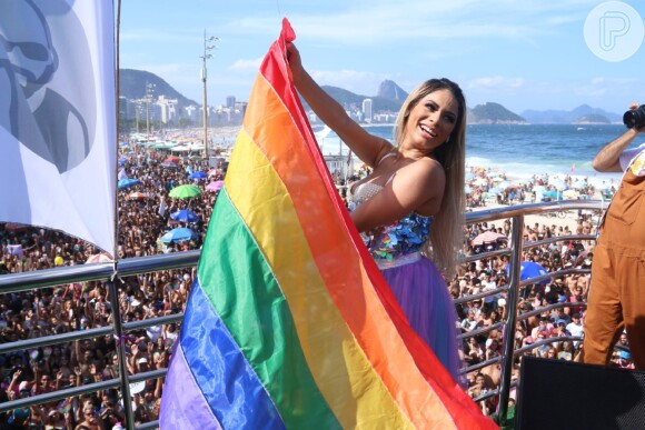 Lexa posa após show na Parada LGBT no Rio
