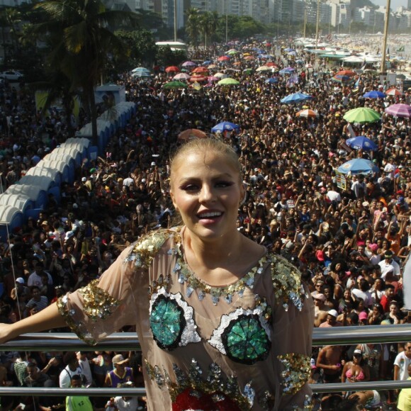 Luísa Sonza agradece por cantar em Parada LGBT: 'Que o amor prevaleça'