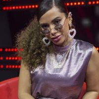 Anitta é alvo de pegadinha e escolhe participante trans na estreia do 'La Voz'