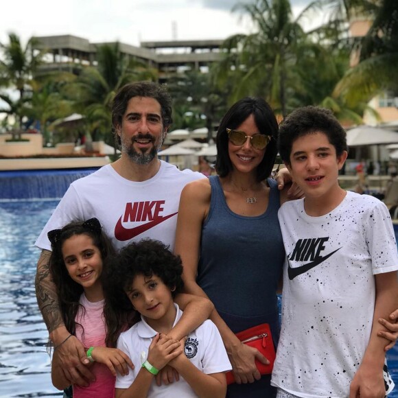 Marcos Mion não esconde o amor que sente pela família na web