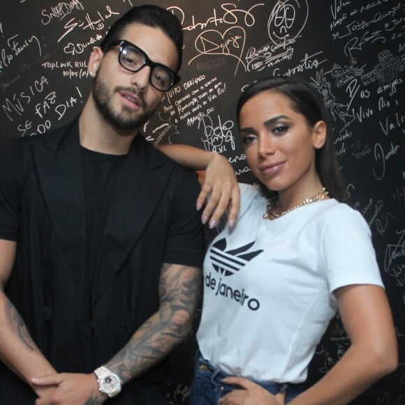 'São muito parecidas', diz seguidor comparando Anitta à noiva de Maluma