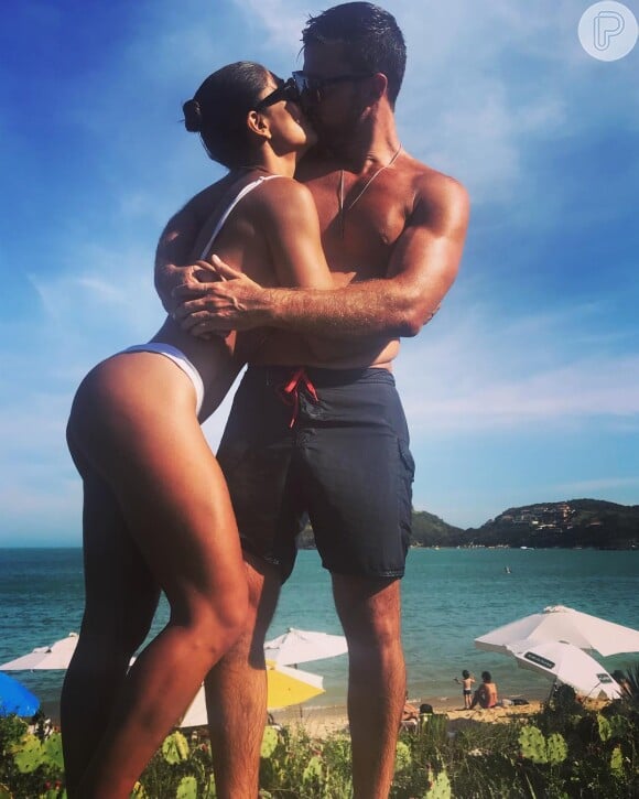Juliana Paes comemora aniversário do marido, Carlos Eduardo Baptista, com foto de beijo