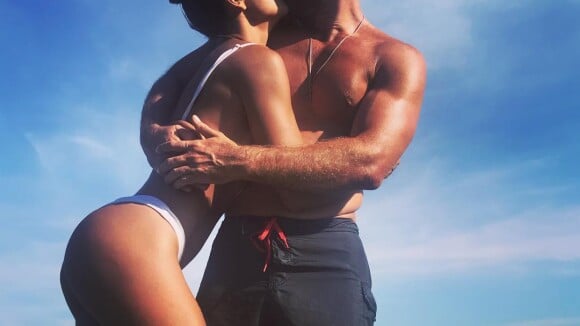 Juliana Paes parabeniza marido em aniversário com foto de beijo: 'Amo você!'
