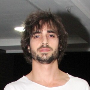 'Vou fazer fisioterapia [no joelho] e volto pra repescagem', garantiu Fiuk no palco do 'Dança dos Famosos'