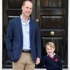 Príncipe George, filho de William, é o terceiro na linha de sucessão ao trono da realeza britânica