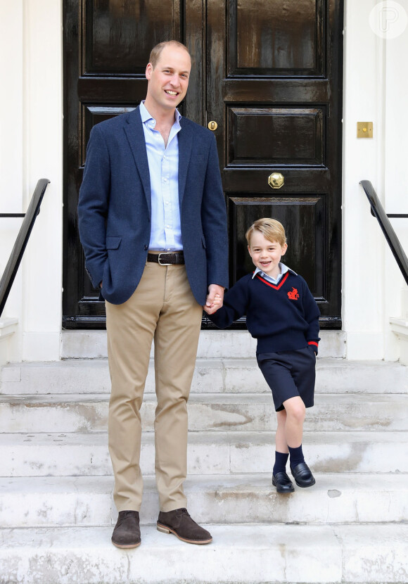 Príncipe George, filho de William, é o terceiro na linha de sucessão ao trono da realeza britânica