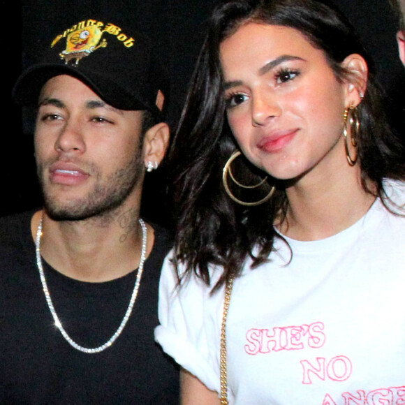 Marquezine lamentou a atitude de alguns fãs: 'Vocês estão deixando a vida de vocês de lado para acompanhar uma parcela minúscula das vidas de outras pessoas'