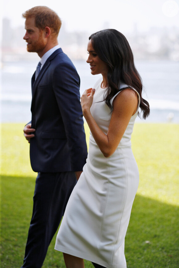 Meghan Markle, atualmente na Austrália com Príncipe Harry, foi parabenizada pela equipe de 'Suits'