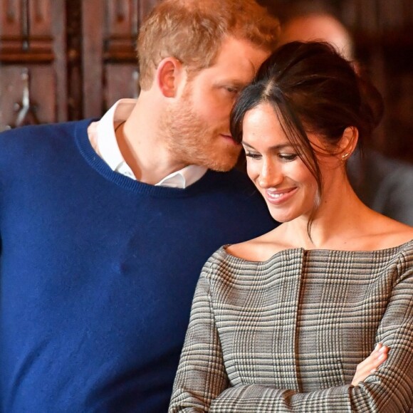 'Em nome de toda a família 'Suits', estamos enviando amor e parabéns ao Duque e Duquesa de Sussex, Príncipe Harry e Meghan Markle, por sua gravidez', afirmou a equipe da série 'Suits'