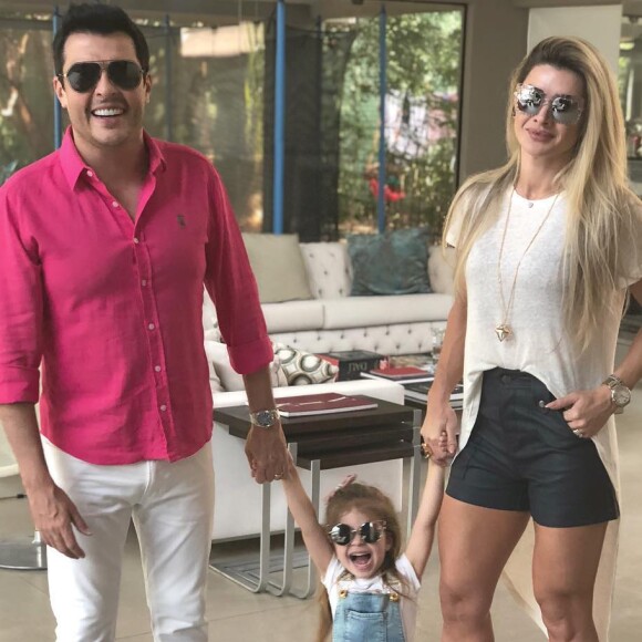 Wellington Muniz e Mirella Santos adoram compartilhar fotos da filha na web