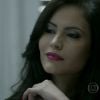 Carmem (Ana Carolina Dias) induz Orville (Paulo Rocha) a vender a casa em que morava com Juliane (Cris Vianna) para conseguir sair da cadeia, em 'Império'