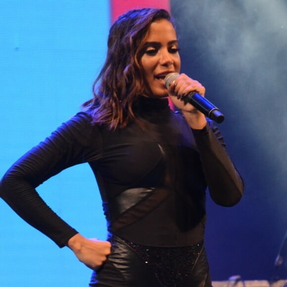 'Tentar mudar quem eu sou', diz Anitta sobre o que atrapalha uma relação