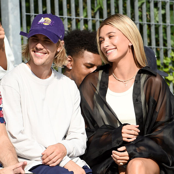 Hailey Baldwin já assina usando sobrenome de Justin Bieber, diz 'TMZ' nesta sexta-feira, dia 19 de outubro de 2018