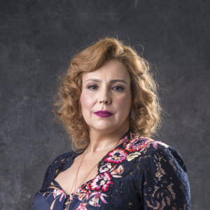 Na novela 'O Sétimo Guardião', Ondina (Ana Beatriz Nogueira) é a cafetina, dona do bordel e da única pousada da cidade, além de uma das guardiãs da fonte
