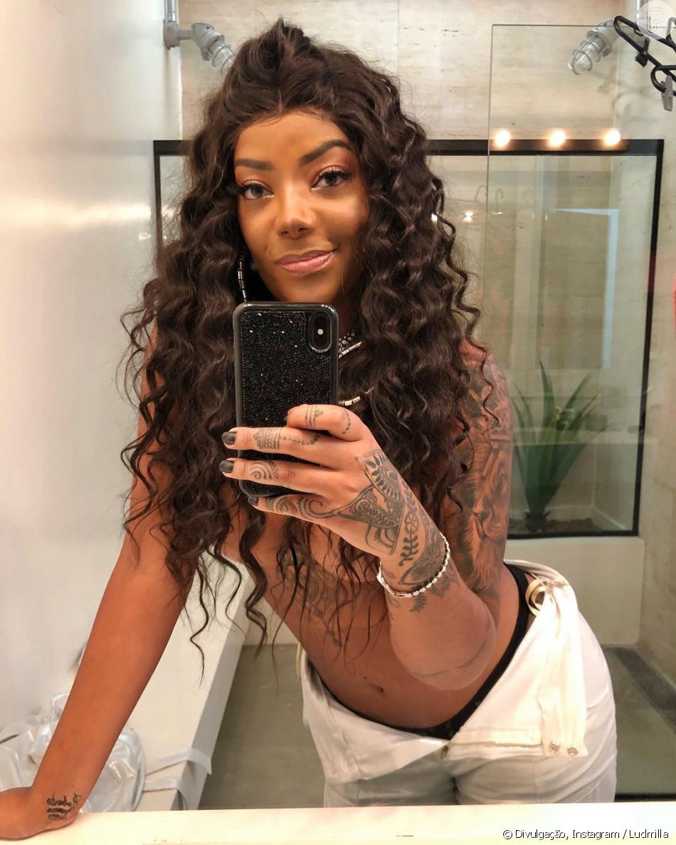 Ludmilla Compartilha Clique Sensual Nas Redes Sociais Purepeople