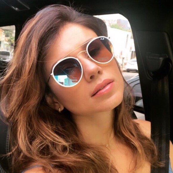 Romântica assumida, Paula Fernandes contou que sonha em se casar