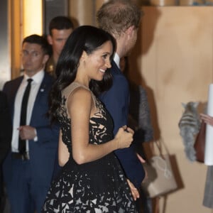 O vestido de Meghan Markle possuía pássaros bordados