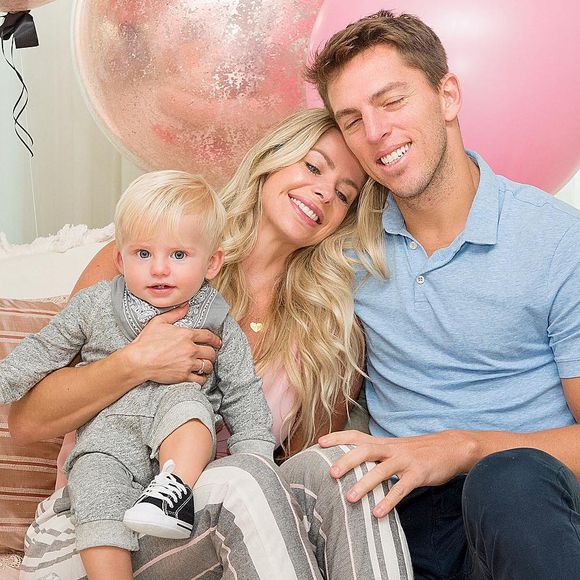 Karina Bacchi começou a namorar Amaury Nunes logo após o nascimento de Enrico