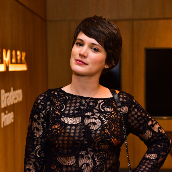 Namorada de Sergio Guizé, Bianca Bin acompanhou apresentação do ator no reality 'PopStar' neste domingo, 28 de outubro de 2018