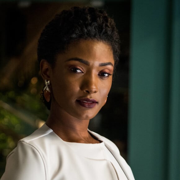 Erika Januza viveu uma personagem que sofria com racismo na novela 'O Outro Lado do Paraíso'