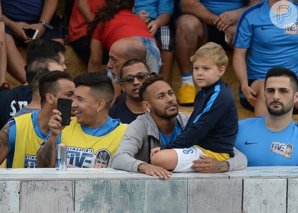 Neymar disse que o filho, Davi Lucca, discutiu com amigos na escola por causa dele