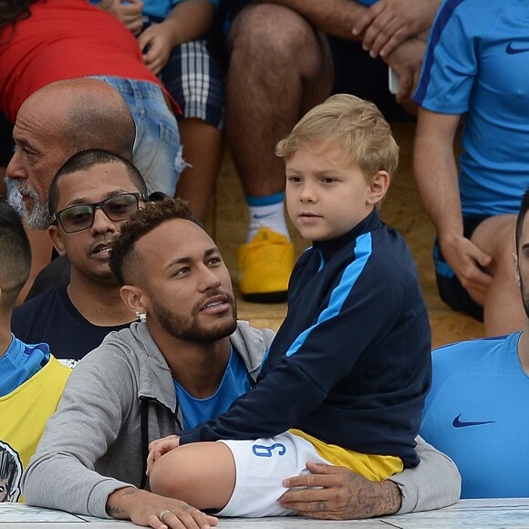 Neymar disse que o filho, Davi Lucca, discutiu com amigos na escola por causa dele