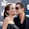 Angeline Jolie e Brad Pitt se casaram na França