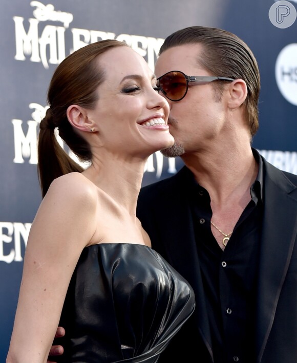 Angeline Jolie e Brad Pitt se casaram na França