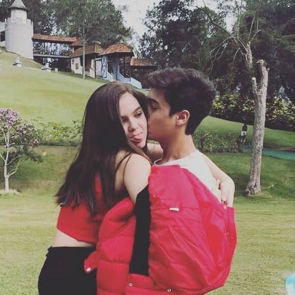 Mel Maia respondeu seguidor, que havia ironizado declaração sua que pretende se casar com Erick Andreas: 'Me desculpa se seu relacionamento foi uma b***, mas eu vou continuar acreditando que o meu vai longe!'