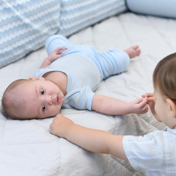 Andressa Suita mostra os filhos, Gabriel e Samuel, em momento fofo