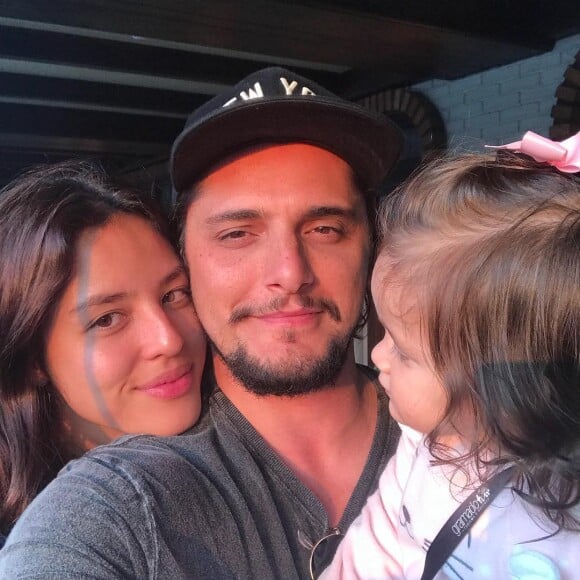 Filha de Bruno Gissoni e Yanna Lavigne, Madalena é sucesso no Instagram dos pais