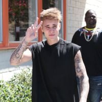 Justin Bieber foi preso novamente no Canadá após bater em van de paparazzo