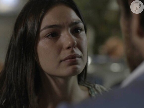 Sandra (Isis Valverde) recusa a proposta de Fernando (Marco Ricca) e o expulsa de sua casa, em 'Boogie Oogie'
