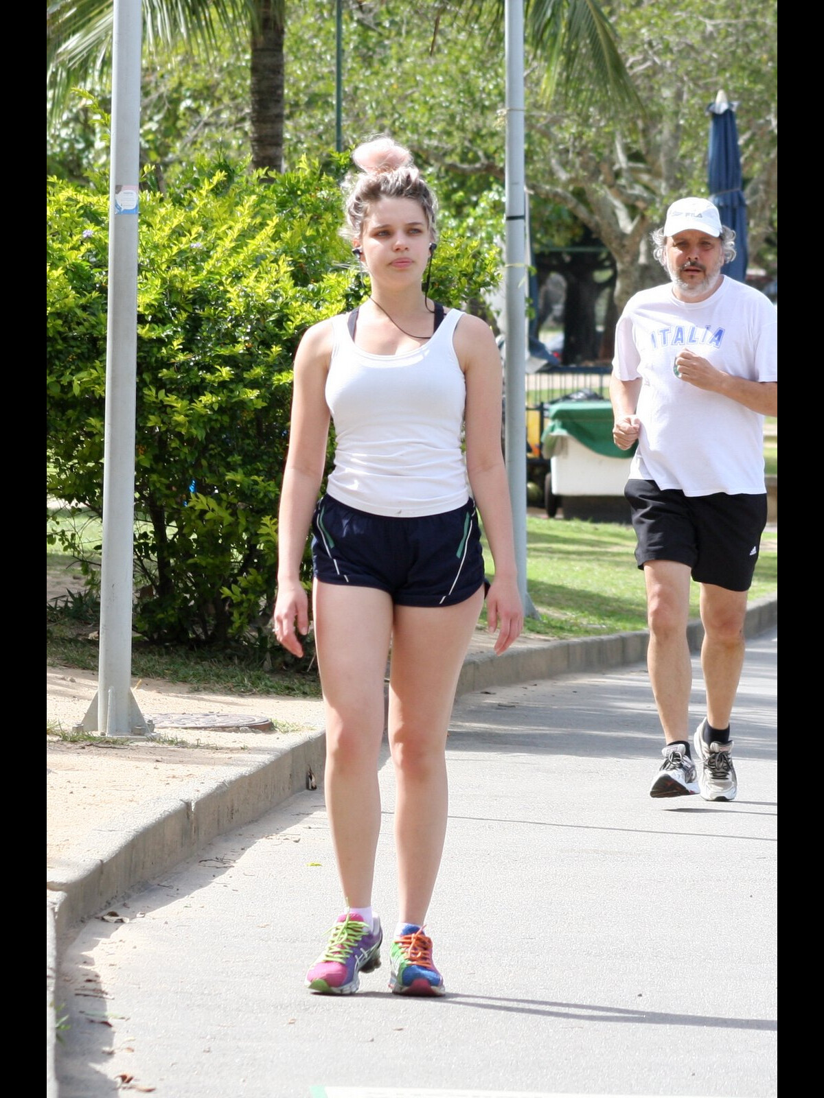 Foto: Bruna Linzmeyer é fotografada sem maquiagem, na Lagoa Rodrigo de ...