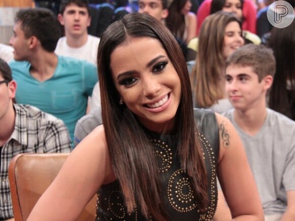 Anitta participa do programa 'Altas Horas' e afirma que já ficou com fã (6 de setembro de 2014)