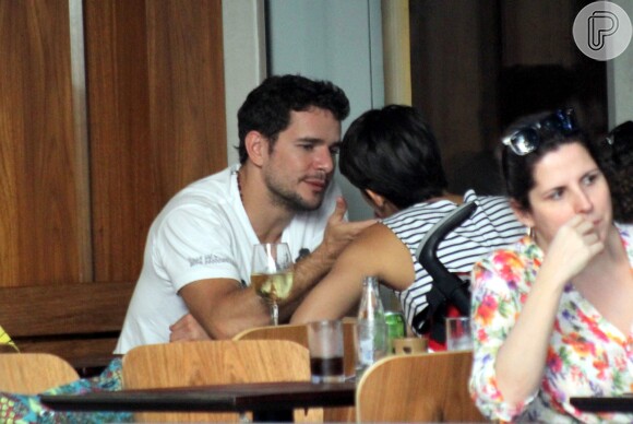 Sophie Charlotte e Daniel de Oliveira almoçam em clima de romance e descontração no Rio, neste sábado, 6 de setembro de 2014